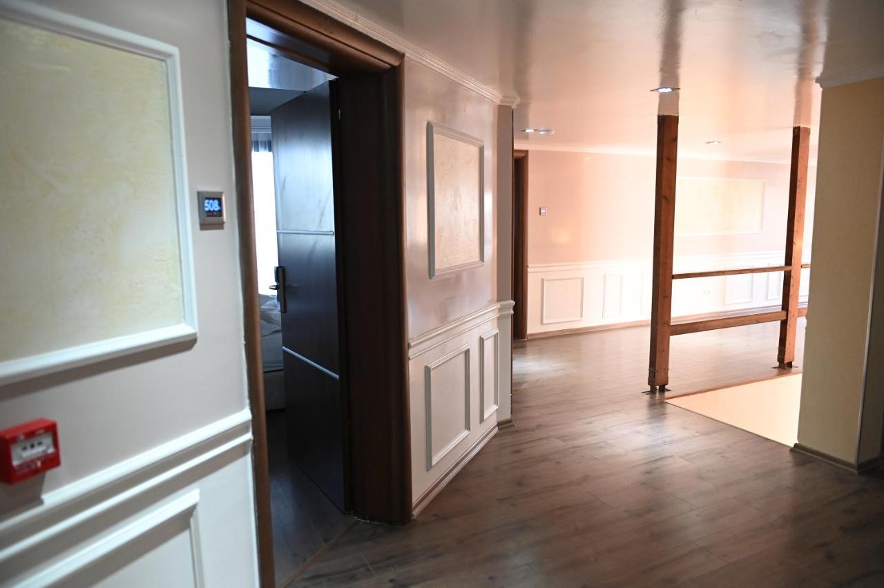 Hotel Onufri 格勒姆 外观 照片