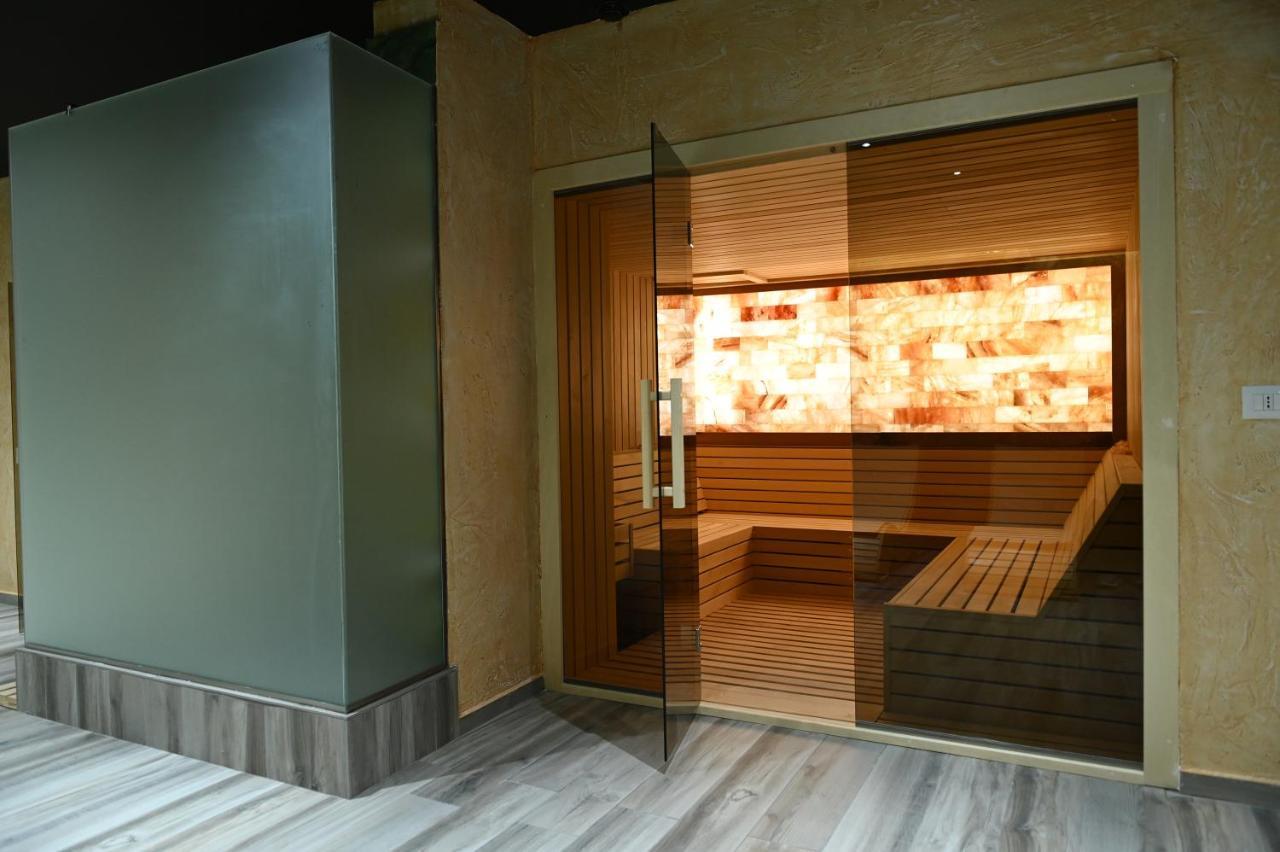 Hotel Onufri 格勒姆 外观 照片
