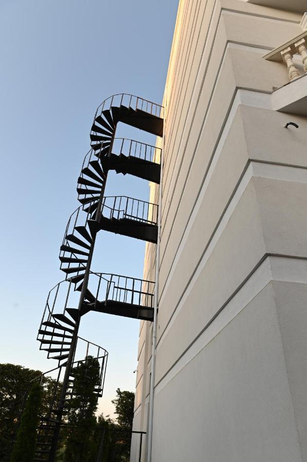 Hotel Onufri 格勒姆 外观 照片